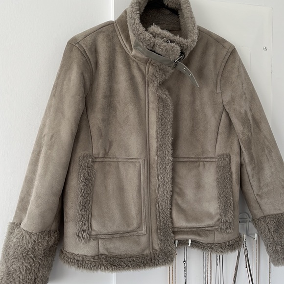 Grey shearling style bomber jacket - Picture 3 of 9